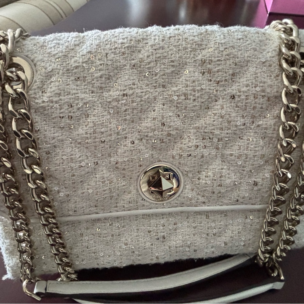 ♠️kate spade ♠️ White Textured Shoulder Bag with Gold Chain EUC